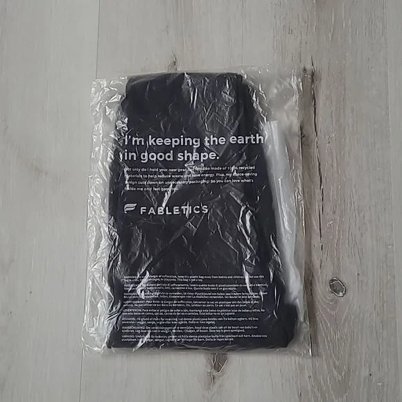 Fabletics Anywhere Motion365+ High-Waisted Utility Legging Black NWT in pkg - Picture 9 of 9